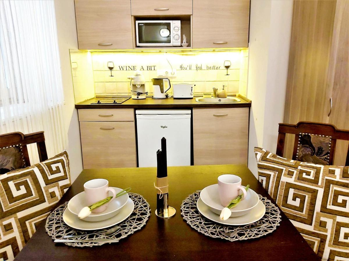 Nora Studio Apartman - Eger Apartment ภายนอก รูปภาพ