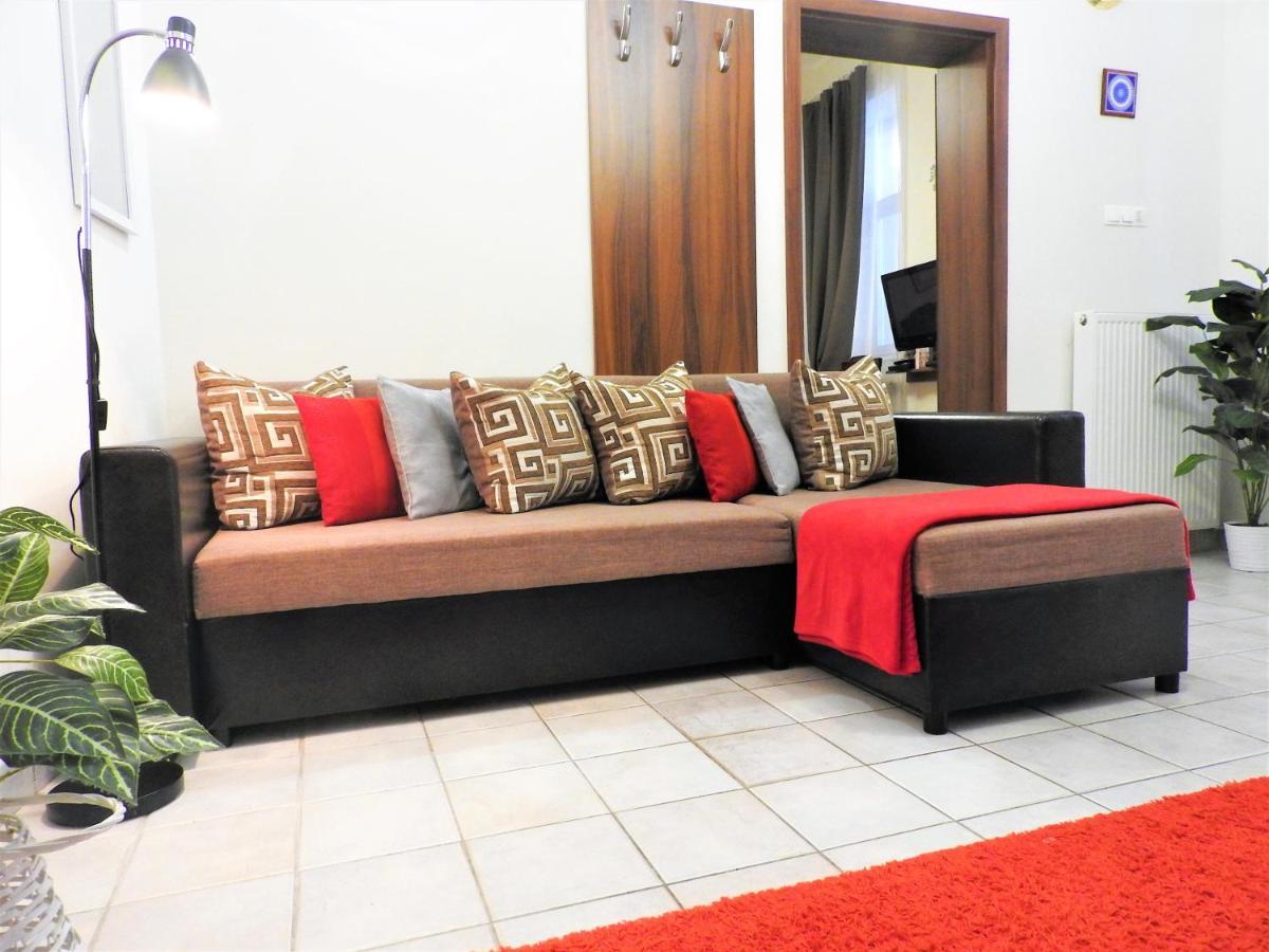 Nora Studio Apartman - Eger Apartment ภายนอก รูปภาพ