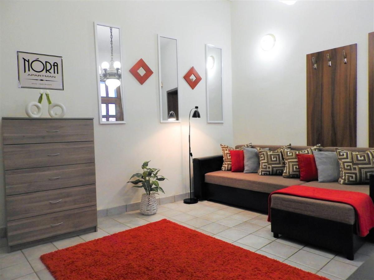 Nora Studio Apartman - Eger Apartment ภายนอก รูปภาพ