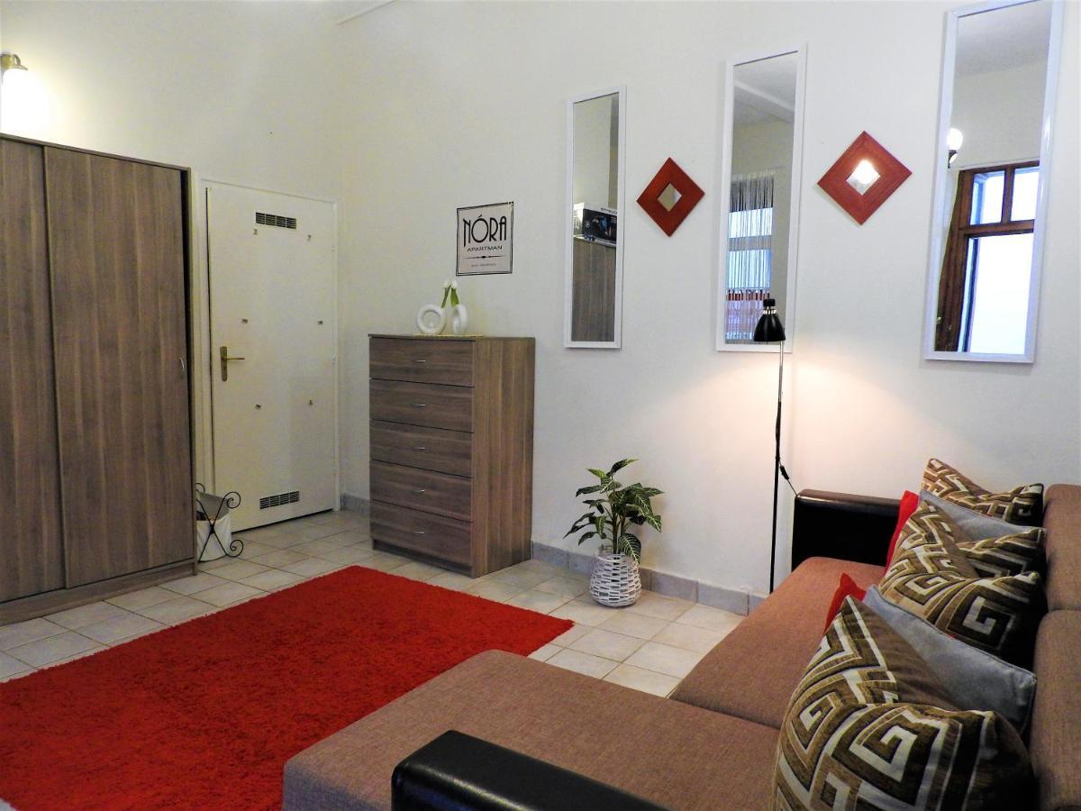 Nora Studio Apartman - Eger Apartment ภายนอก รูปภาพ