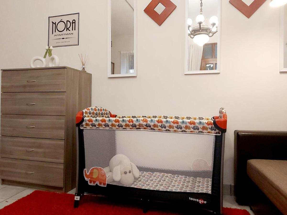 Nora Studio Apartman - Eger Apartment ภายนอก รูปภาพ