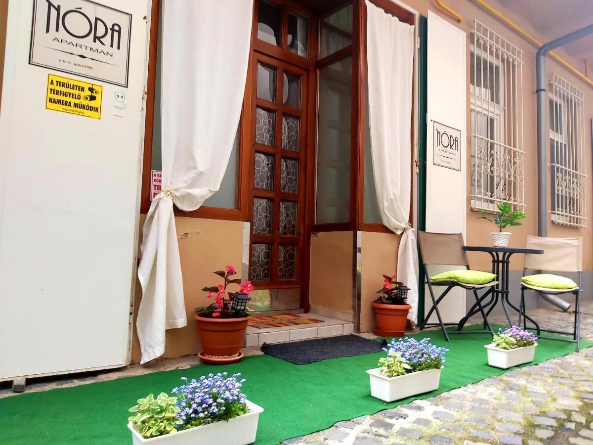 Nora Studio Apartman - Eger Apartment ภายนอก รูปภาพ